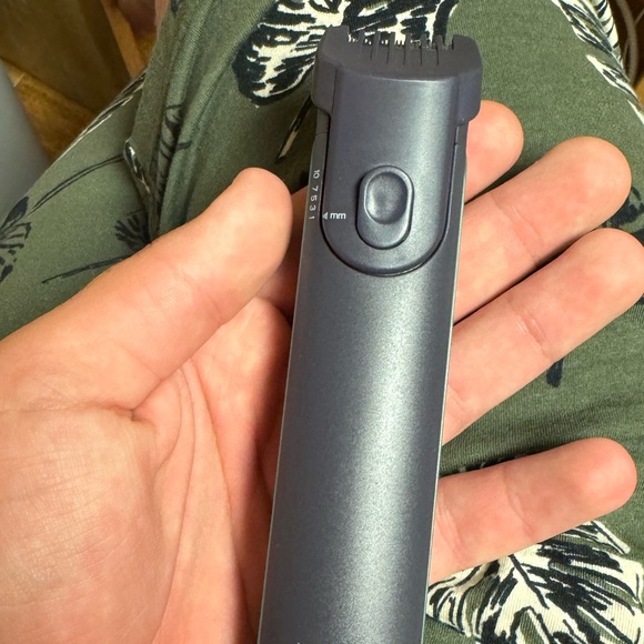 Never Used Mowbie Beard Trimmer - Picture 6 of 7